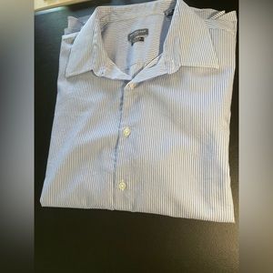 Men’s long sleeve button down dress shirt